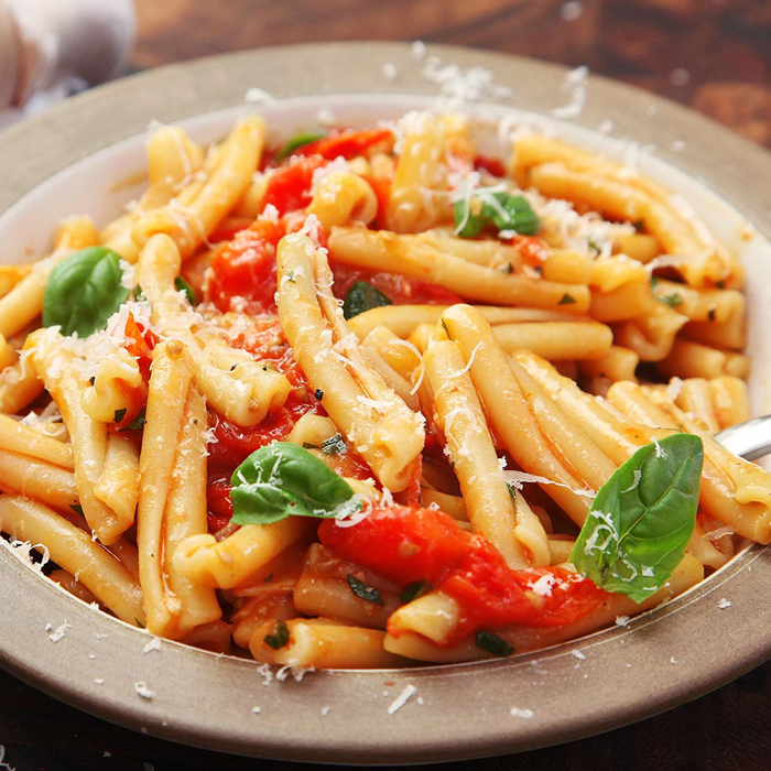 Pasta with Blistered Cherry Tomatoes - Envirofit